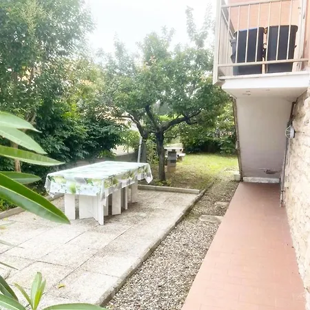 Holiday home Leda *
